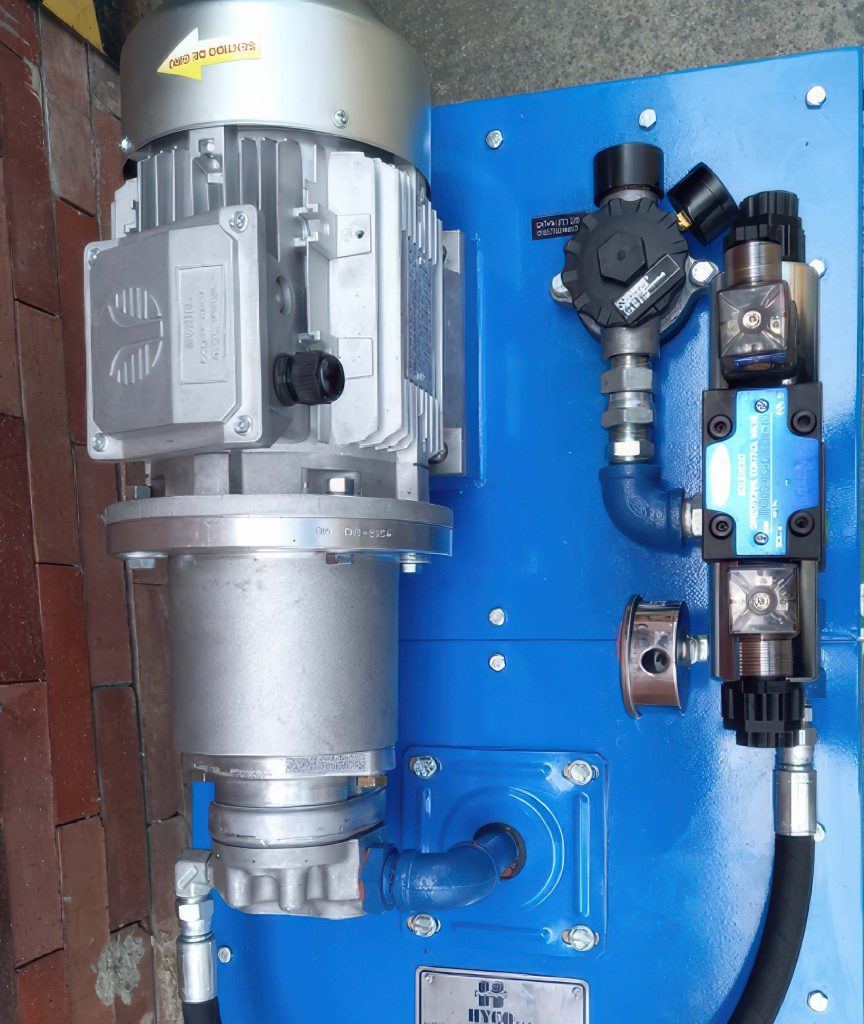 Proyecto HYCO: Unidad y cilindros sistema hidráulico topo de palanquillas en máquina de colada continua en siderúrgica